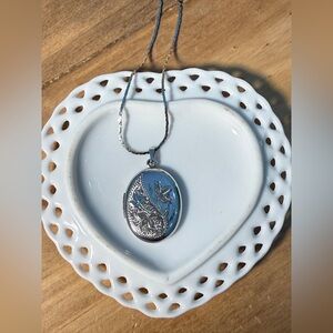 Vintage Silver Floral Etched women’s locket 30”